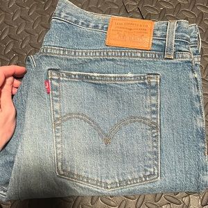 Levi’s wedgie 32